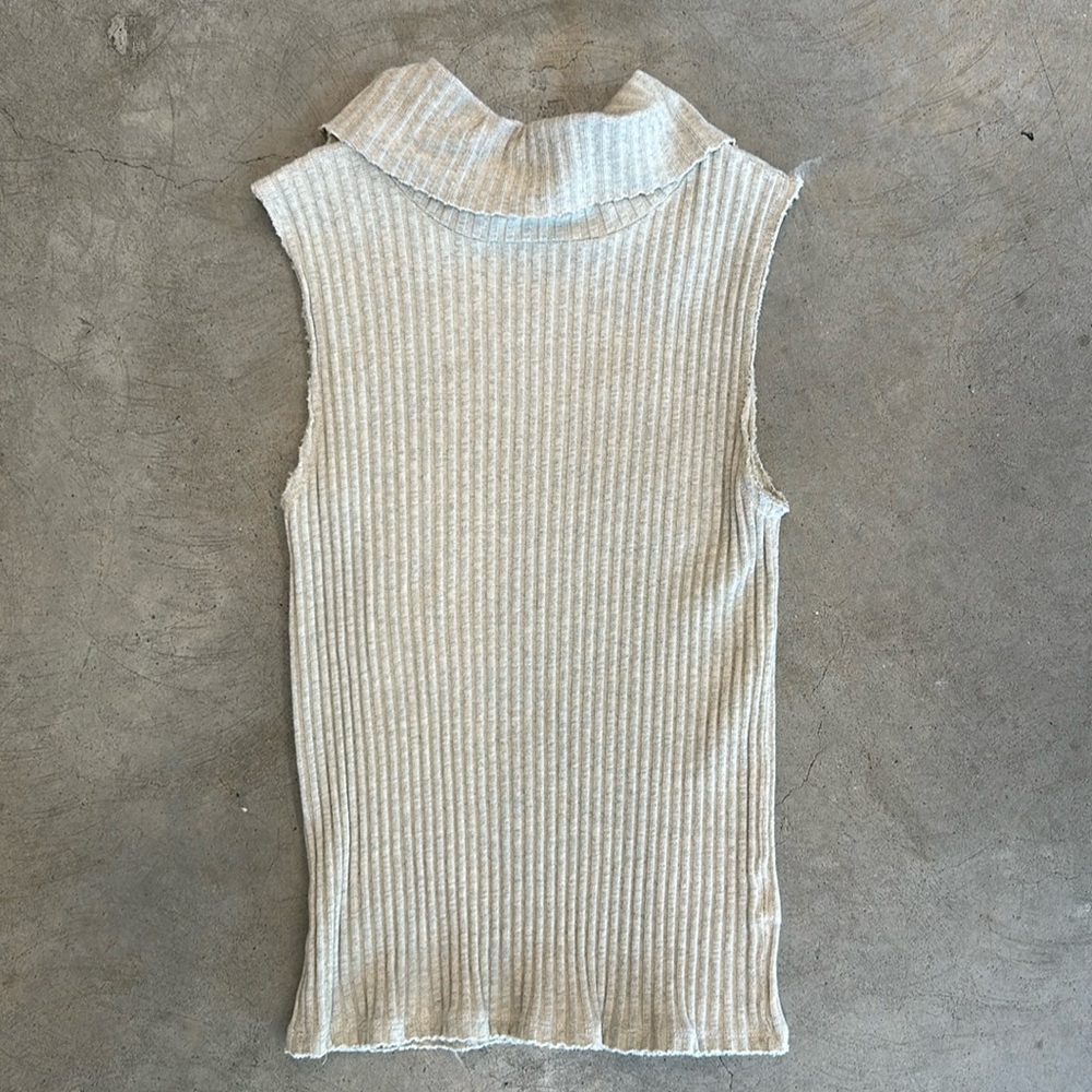Project Social T out here snap collar tank in oat milk